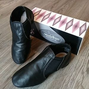 Revolution black leather stretch dance jazz shoe